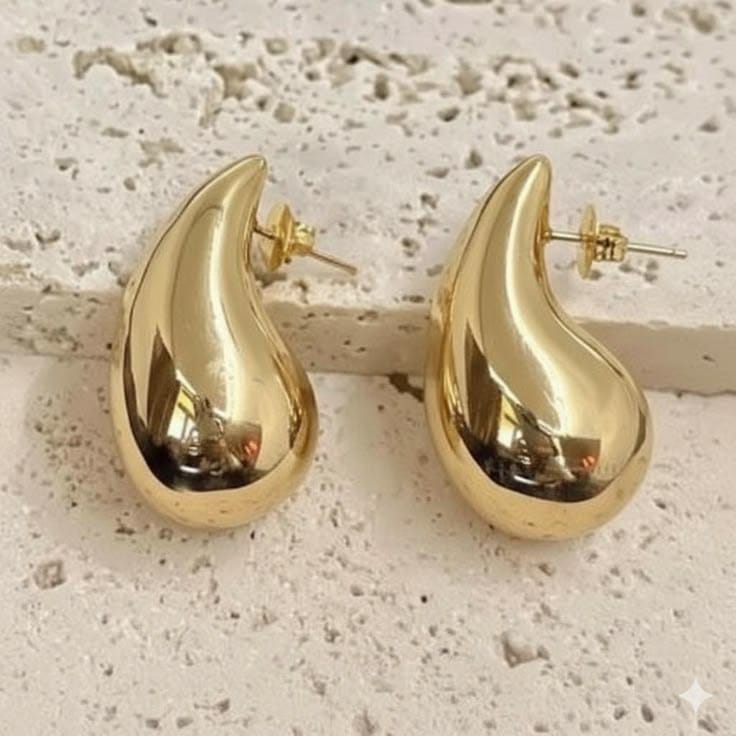 Gold Water Drop Earring
