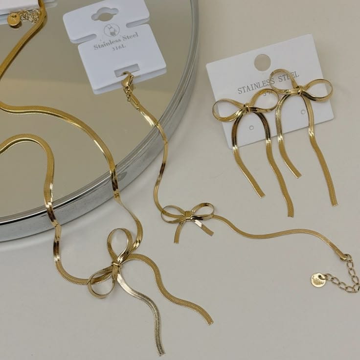 The Gilded Bow Jewelry Set