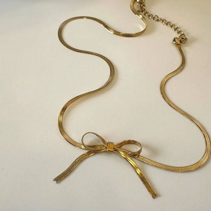 Gilded Bow Chain Necklace